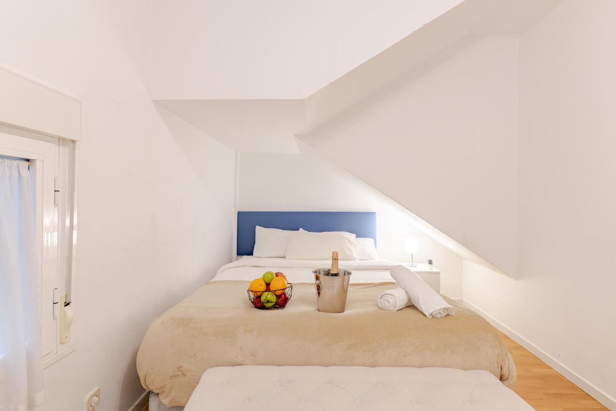Habitaciones de lujo en el corazón de Madri Exterior foto